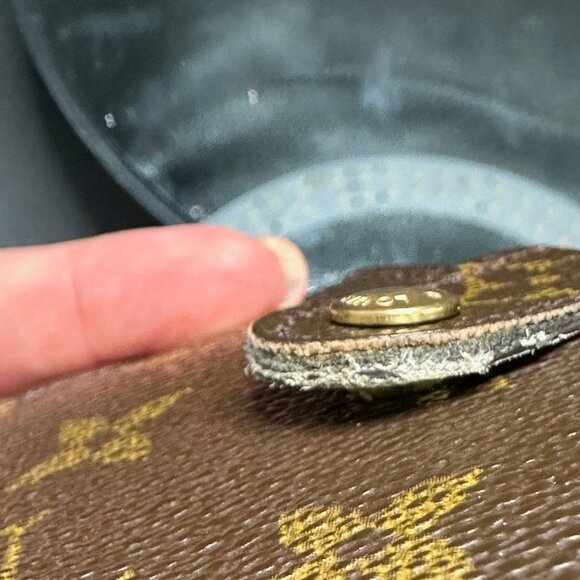 Louis Vuitton Compact Zippé Wallet - GUC - Picture 10 of 10